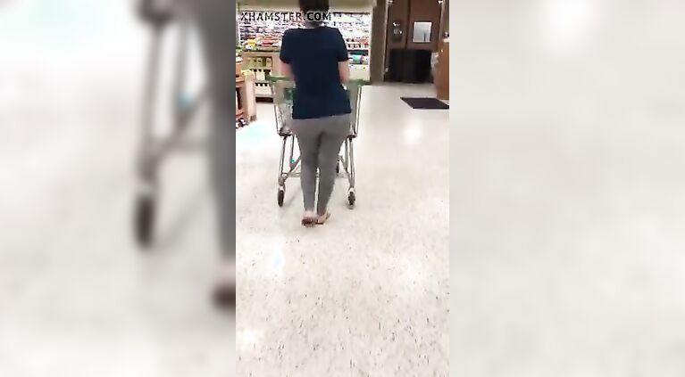 Damm a hot butt latina housewife shopping. With a cute n huge butt.